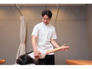 富雄バランス鍼灸接骨院/背筋が伸び肩もスッキリ猫背矯正