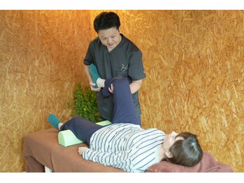 いるま指圧治療院 和の写真/徒歩チェックで体のクセやバランスを見極め、根本原因に合わせた施術を行います。