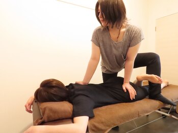 アンサー(UNSER)の写真/【当店人気No.1】もみほぐし＋骨盤調整100分11,000円→6,600円/じっくり深部にアプローチ◎（姪浜・室見）