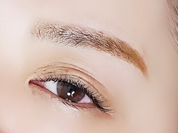 エフアリッシュ(F.aricsh)の写真/【最先端インプットブロウでこすっても”消えにくい”立体的な眉毛に♪】忙しい毎朝のメイク時間の短縮に◎