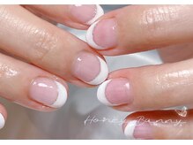 ハニーバニー(HoneyBunny)/ショートネイルさんのフレンチ