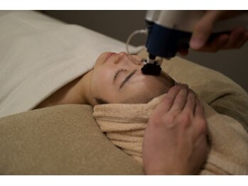 ビトウェルネス 池尻大橋(Bi to wellness)の写真/羊膜・臍帯幹細胞上清液とエラスチン導入で、肌悩みを根本改善し、育てていく新フェイシャルトリートメント