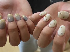 グラデーション/ビジューネイル