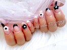 モノトーンぷっくりお花ネイル