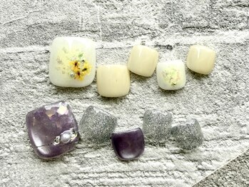 ティーエヌ 麻生店の写真/春のお出かけは足元から！フットネイルで差をつけて、おしゃれなあなたを演出します☆