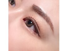 お客様の目元に合わせてぱっちりとまつ毛をカールさせます！