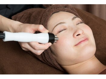 ディオーネ 仙台店(Dione)/ハイパーナイフ小顔フェイシャル