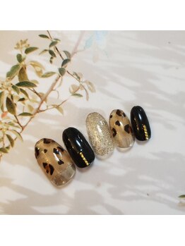 リノ(Lino)/秋ネイルデザイン