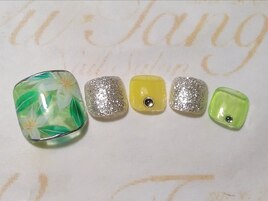プルメリアネイル￥8900
