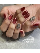 エム(em)/赤マグネット×埋め尽くしネイル