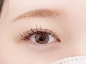 ティアラ(TIARA for nail & eye)の写真/アイシャンプー付でキレイな目元が長続き★【フラットラッシュ100本¥4000】品よく、自然に盛れる最新技術！