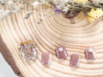 ヘゼリヒ(Gezellig)の写真/【FOOT】ワンカラー☆2色までOK/ハンド＆フットのセットも大人気♪周りと差をつける華やかな足元へ