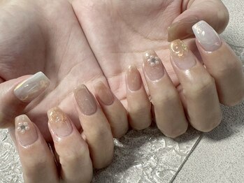 ユーフォリア(Euphoria)/ぷっくりパールフラワーネイル