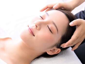 ルソワン(Le.soin)の写真/美肌フェイシャル+肩首デコルテヘッドスパでむくみを解消し美肌も叶える。高技術と個室空間で通いやすさ◎