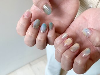 ネイルズ ララ(nails Lala)/アシメデザイン。
