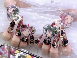 痛ネイル　ゴテゴテ　ロング