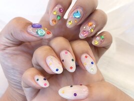 キラキラ宝石ネイル