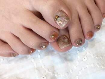 Footnail。