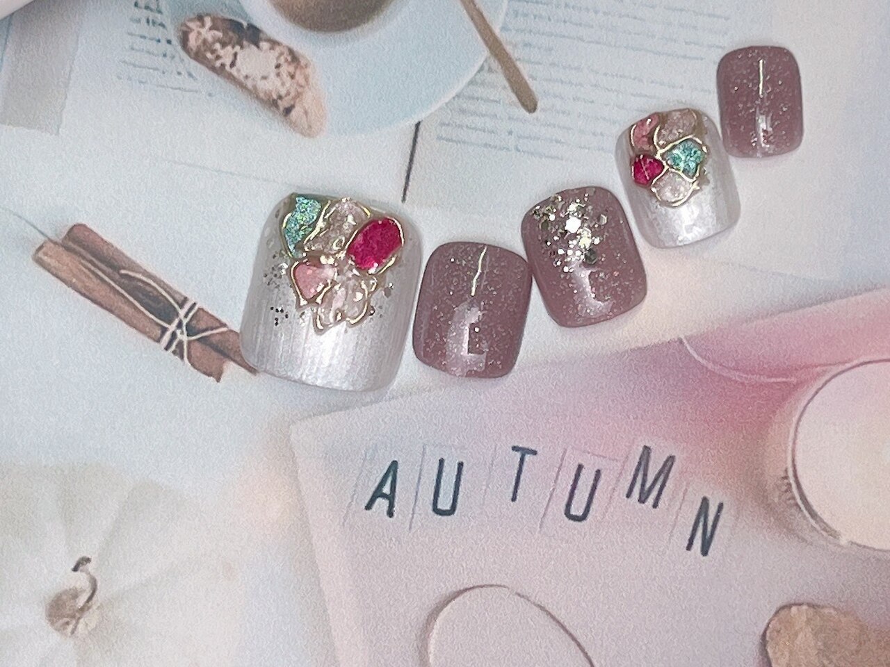 2026年冬トレンド】ホワイト ワンカラー フットのネイルデザイン集