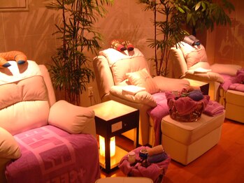 タイリラクゼーションスペース プラスセフィーレ(Thai Reｌaxation Space +CEFLE)/１階　フットマッサージ部屋