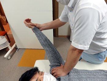 笠原カイロプラクティックオフィス/肩と腕のストレッチ