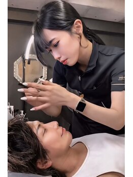 ルイ 梅田店(Louis)の写真/《メンズ専門サロン》毛穴レスの素肌が叶うハイドロフェイシャルが大人気！メンズアイブロウとのセットもOK