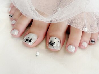 プティ アイビューティ 北浜店(peTiT eyebeauty)の写真/《北浜》種類豊富なデザイン,カラーでお気に入りのフットネイルに仕上げます★足裏,かかと角質ケアもあり◎