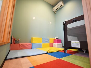 ヘルスラボ 狛江/エアコン完備のキッズルーム♪