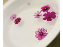 ポーラ salon Choco店(POLA)の雰囲気(足湯でエステの効果を高めます)