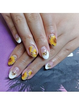 ブリリアント ネイル(Briliant Nail)/ひまわりネイル