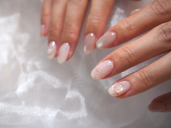 ホワイトニュアンスネイル