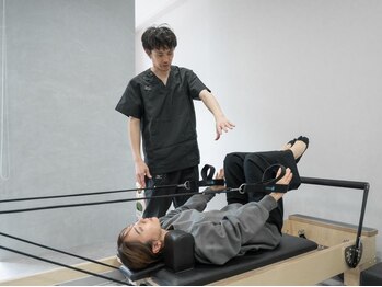 整体院 バイオリハ(Bio_Reha.)の写真/整体×ピラティスで全身の筋肉を緩め血行促進！歪みを矯正し、正しく筋肉をつけていくことで美姿勢にも◎