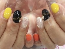 ネイルサロン 爪吉/ポップな色合いに黒を効かせて♪