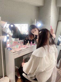 シュアリー(Surely)の写真/同一人物でもメイクでお顔の印象をガラッとチェンジ！自分にちょっと自信をつけたい方必見です♪