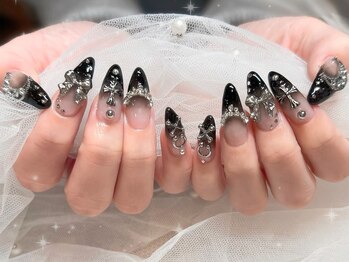 黒グラデ　担当西村