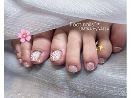 ぷっくりフラワーフットネイル♪