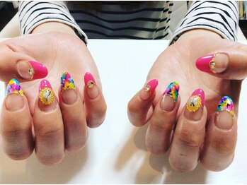 ステラ(Stella)/カラフルフラワーネイル