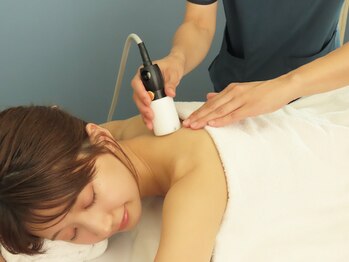 アドシーア 銀座店の写真/驚きの新感覚《吸引整体》整体やカイロで改善されなかったツラい腰の痛みは吸引整体でスッキリ改善！