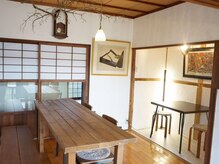 お茶をしながらカウンセリング。何でもご相談下さい。