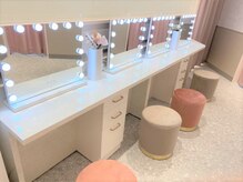 メゾンビューティーフェイス 神戸阪急店/メイクスペースもございます♪