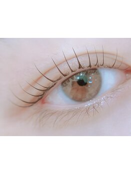 ナチュラル上品な目元にしたい