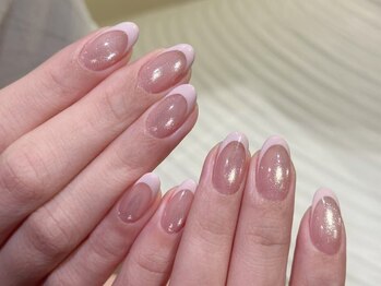 ユミ(Umi)の写真/シンプルだからこそ美しい♪オフィスでも浮かない洗練されたネイルで、あなたの指先を華やかに彩ります◎