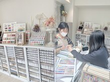 レアネイル 渋谷店(Le’a nail)の雰囲気（サロン雰囲気！！カラーやパーツ多数ご用意してます！）