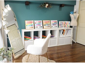 フルオール(fruor)の写真/【第一印象は色から入る】セルフ診断はもう卒業！無難な色を着がちなあなたにあなたの強みを活かすご提案を