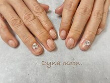ダイナ ムーン(Dyna moon.)/Vカットネイル