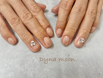 ダイナ ムーン(Dyna moon.)/Vカットネイル