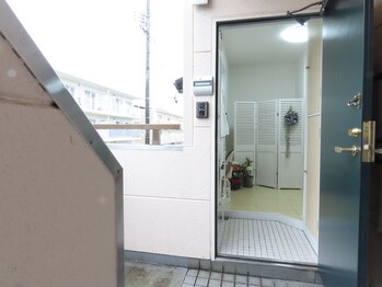 フローケア(flowcare)/店の入り口