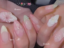 個性派ぷっくりフラワーフレンチ