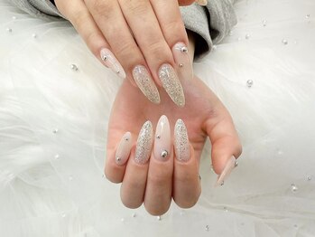 ミキ(MIKI)の写真/オフィスにも馴染む★1000色以上のカラーをご用意！３色まで試し塗OK◎好みに合う色が見つかる♪美フォルム