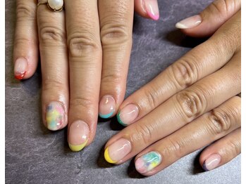 ファボ ネイル(FAV NAIL)の写真/9時~22時まで営業◎忙しい大人女性に嬉しいプライベート空間＊歴20年の熟練が手早く施術♪定額¥5500～